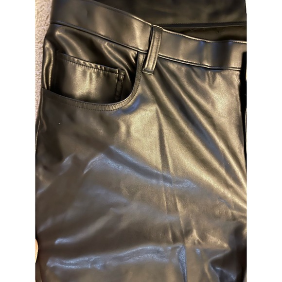 Abercrombie & Fitch‎ Black Curve Love Vegan Leather 90s Straight Pant Size 22S - Picture 12 of 15